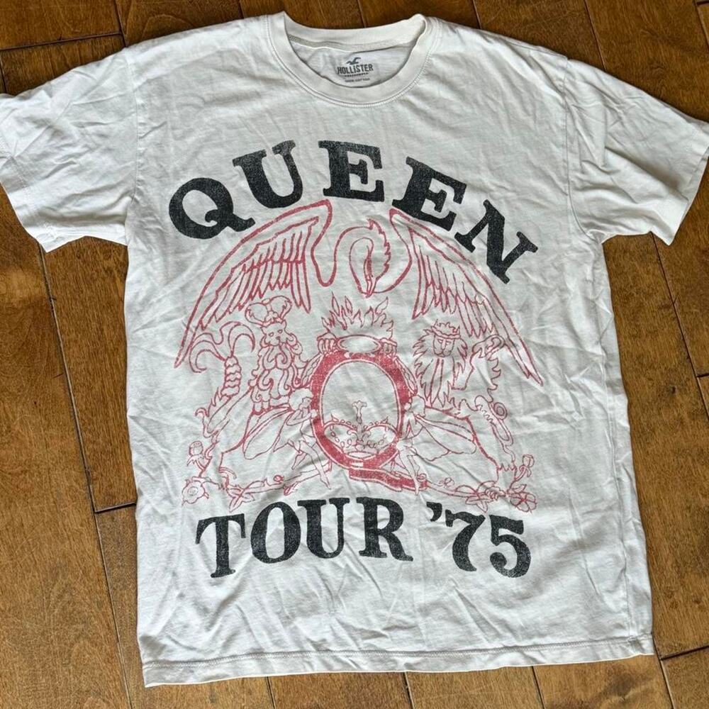 Hollister co queen tour 75